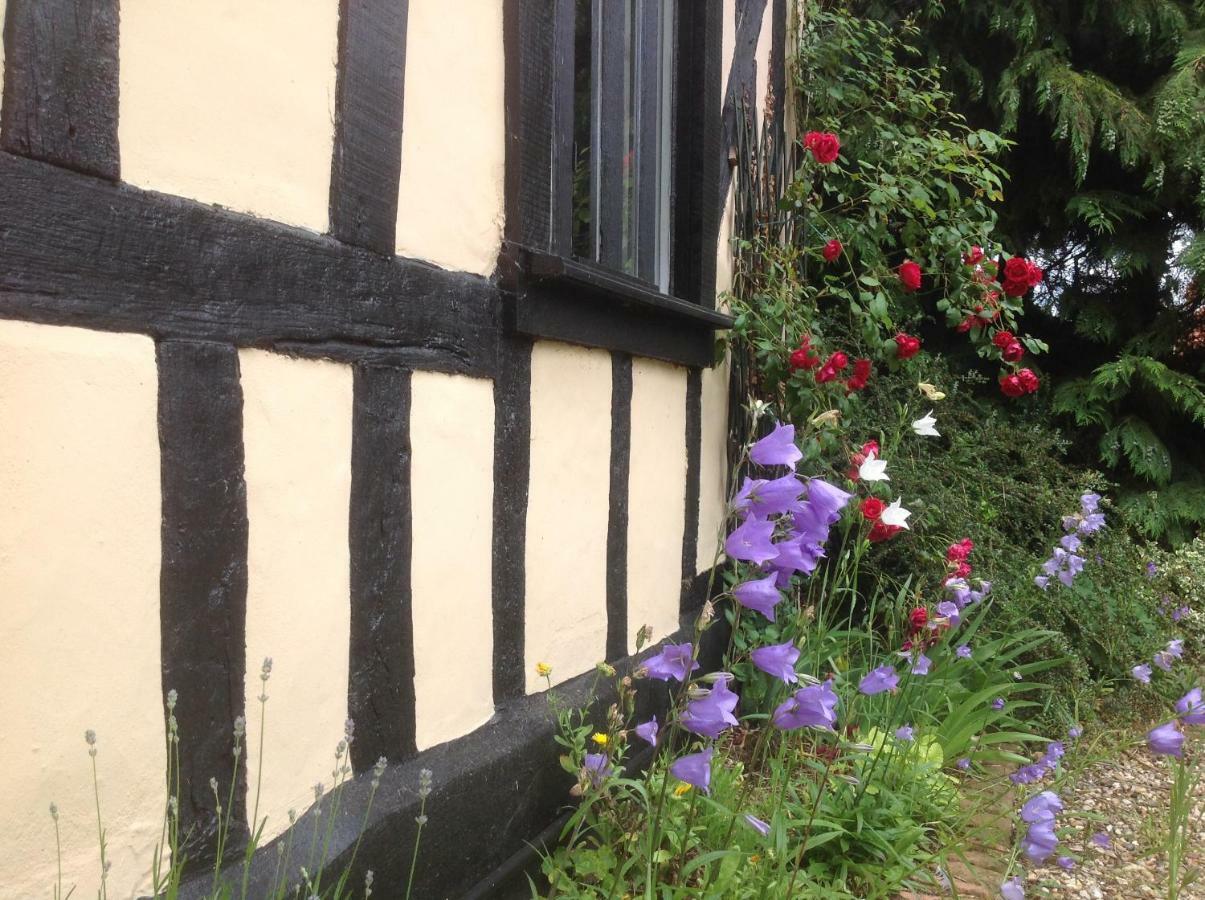 The Greyhound - Historic Former Inn Glemsford Exterior foto