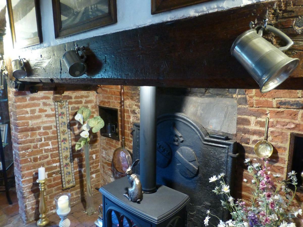 The Greyhound - Historic Former Inn Glemsford Exterior foto